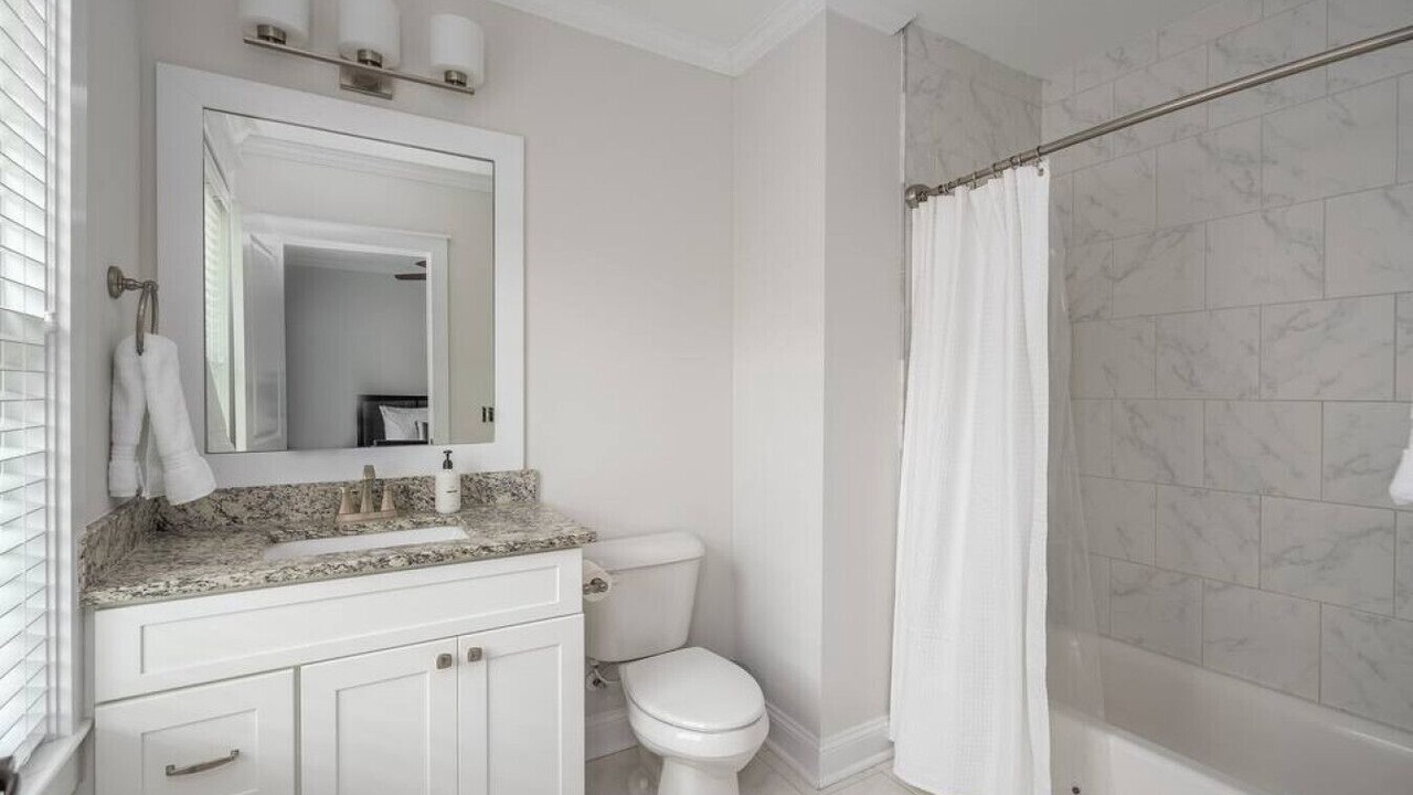Photo of Bathroom in Beach Institute