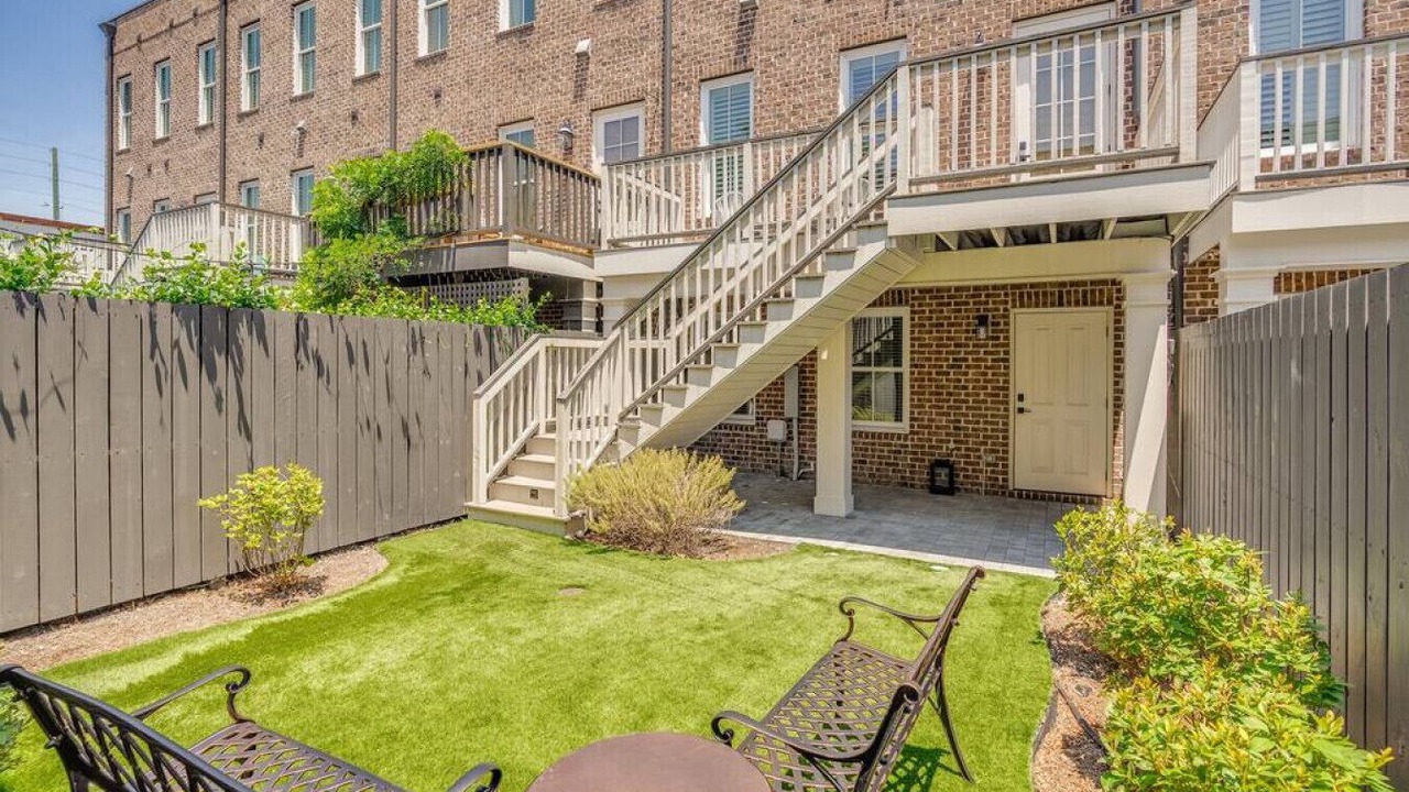 Photo of Patio Balcony in Beach Institute