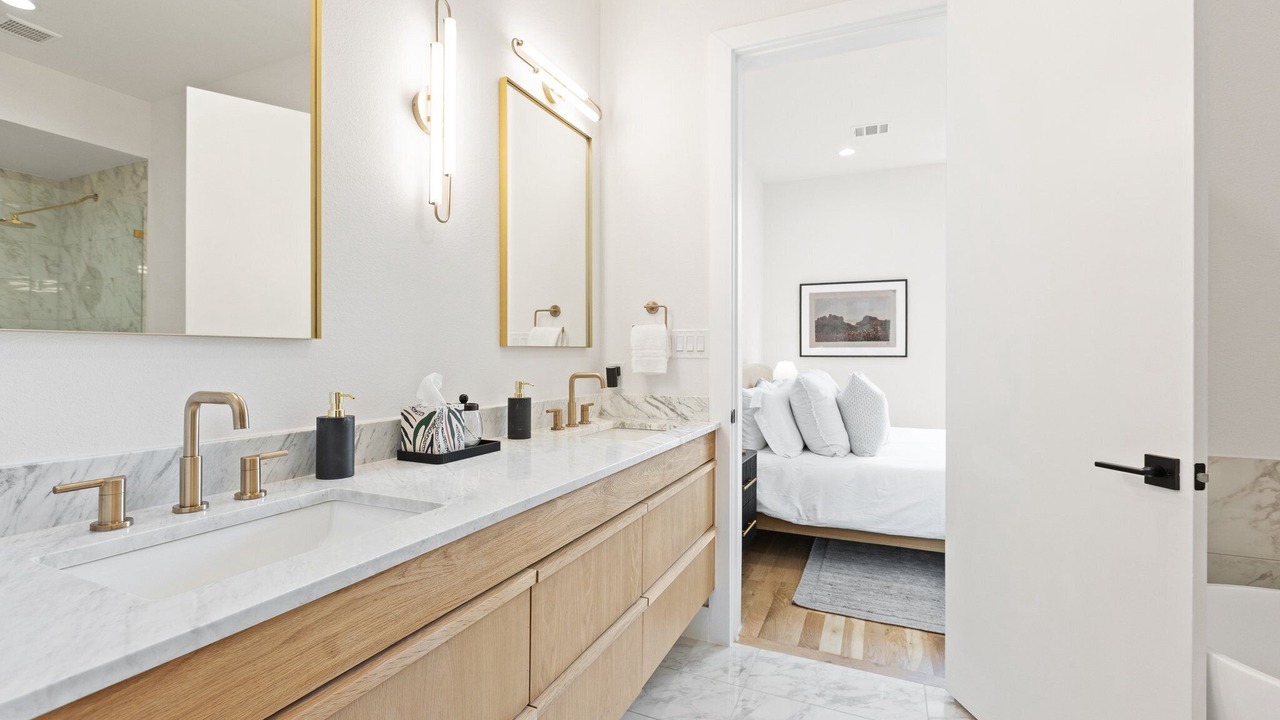 Photo of Bathroom in Oak Lawn