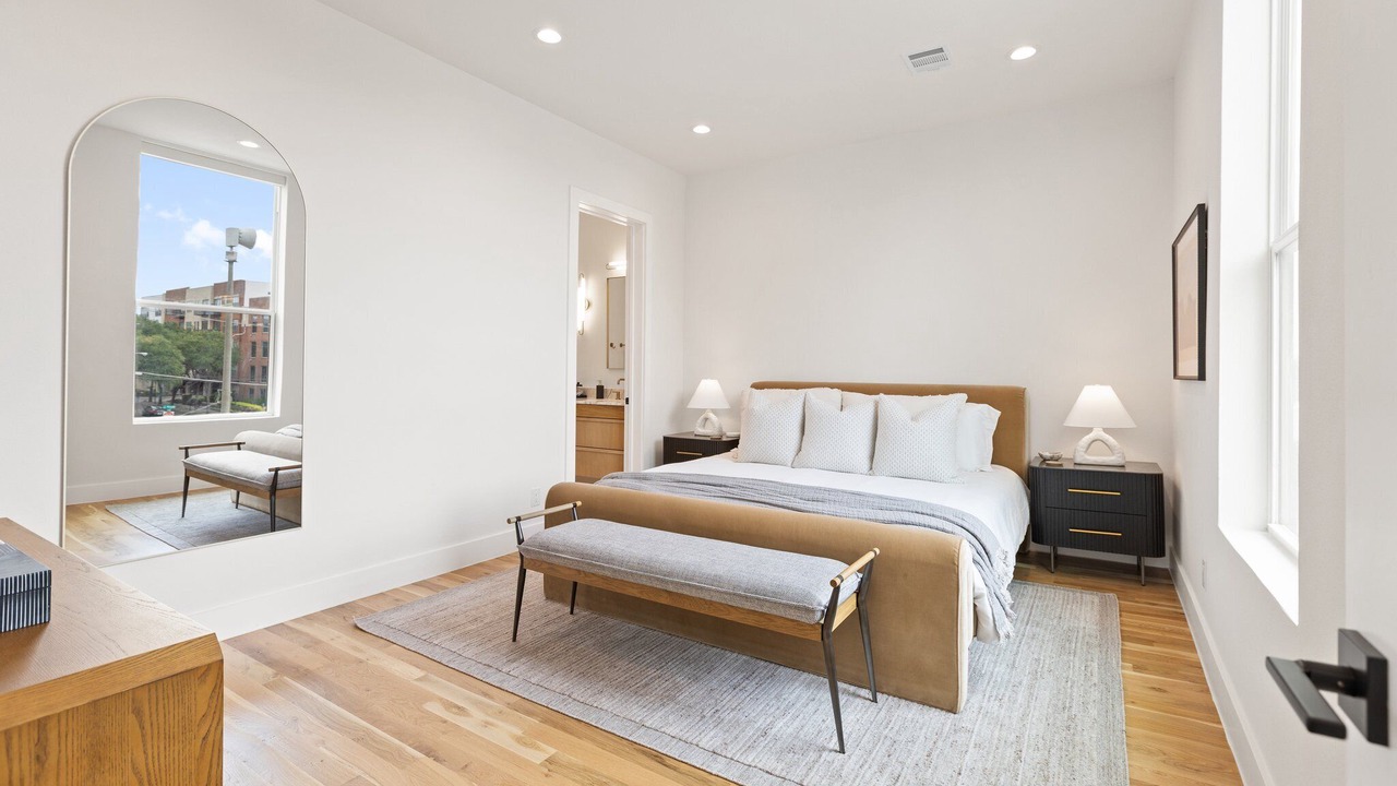 Photo of Bedroom in Oak Lawn