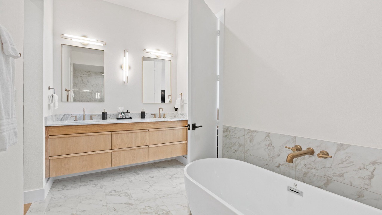 Photo of Bathroom in Oak Lawn