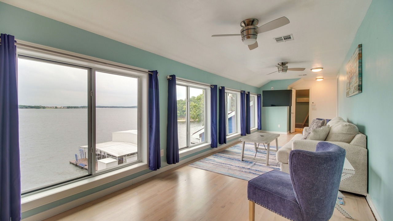 Photo of Livingroom in Dennis