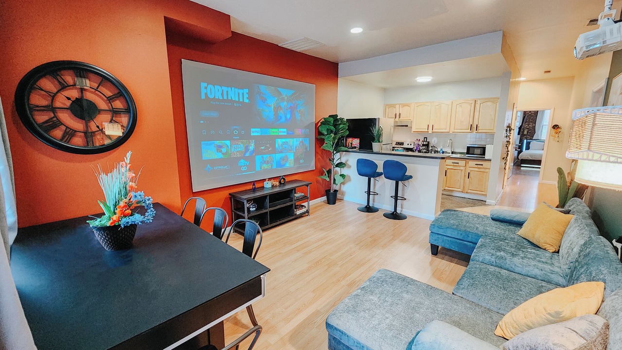 Photo of Livingroom in Center City