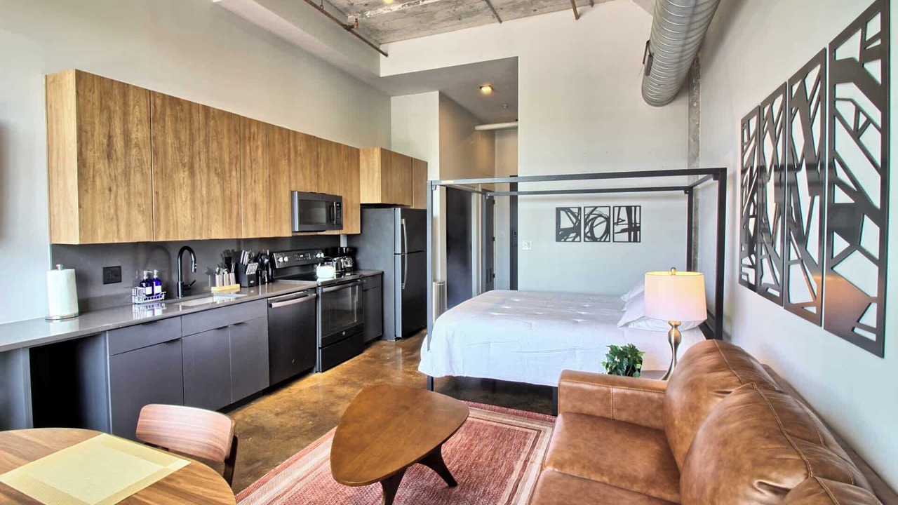 Photo of Bedroom in Midtown