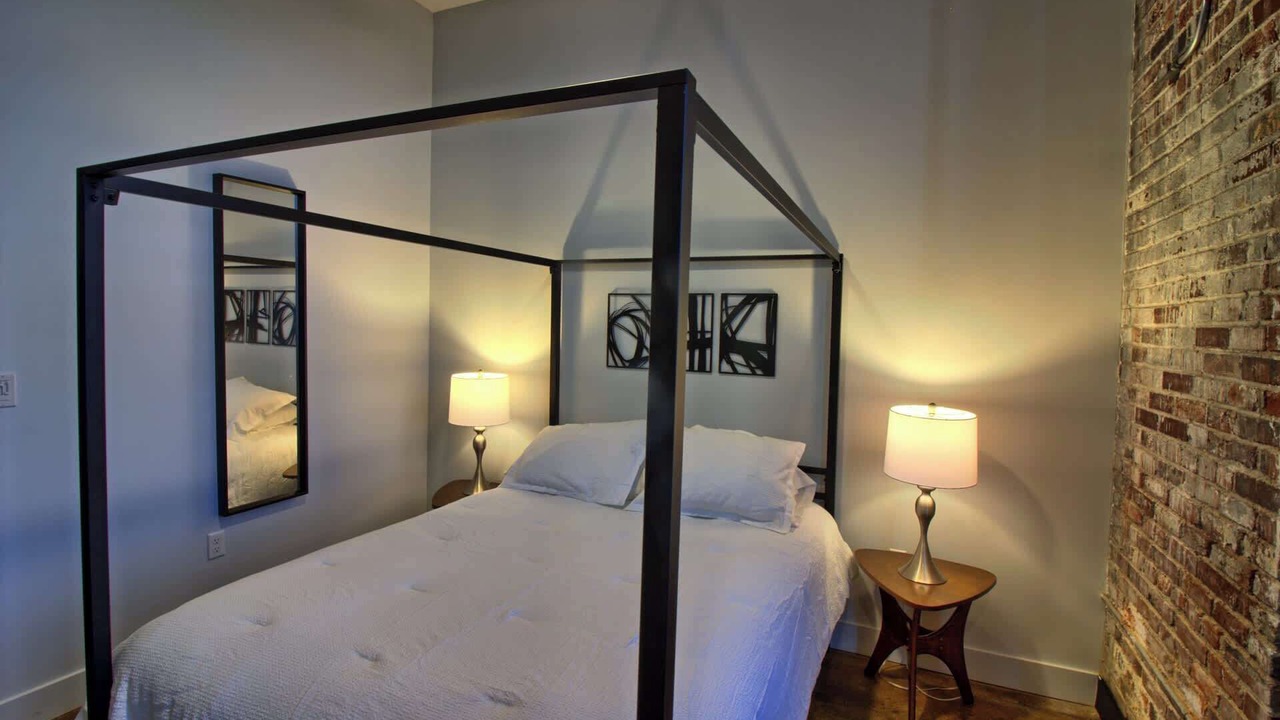 Photo of Bedroom in Midtown