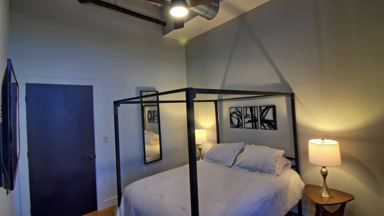 Photo of Bedroom in Midtown