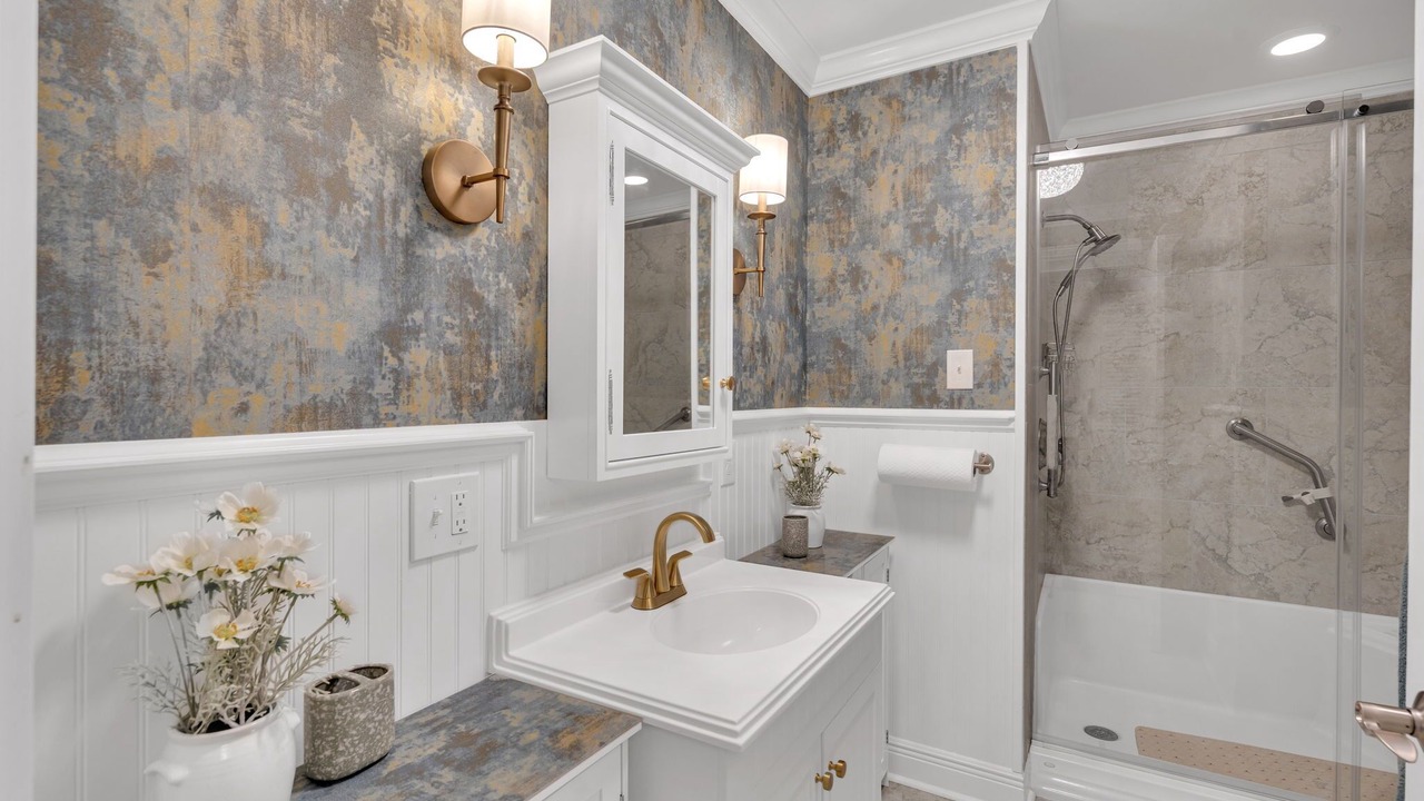 Photo of Bathroom in Willowdale