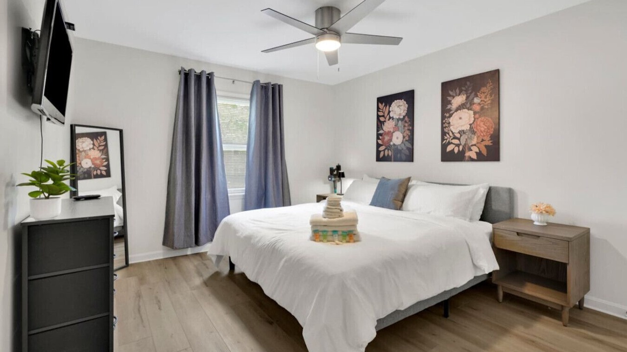 Photo of Bedroom in Newburgh
