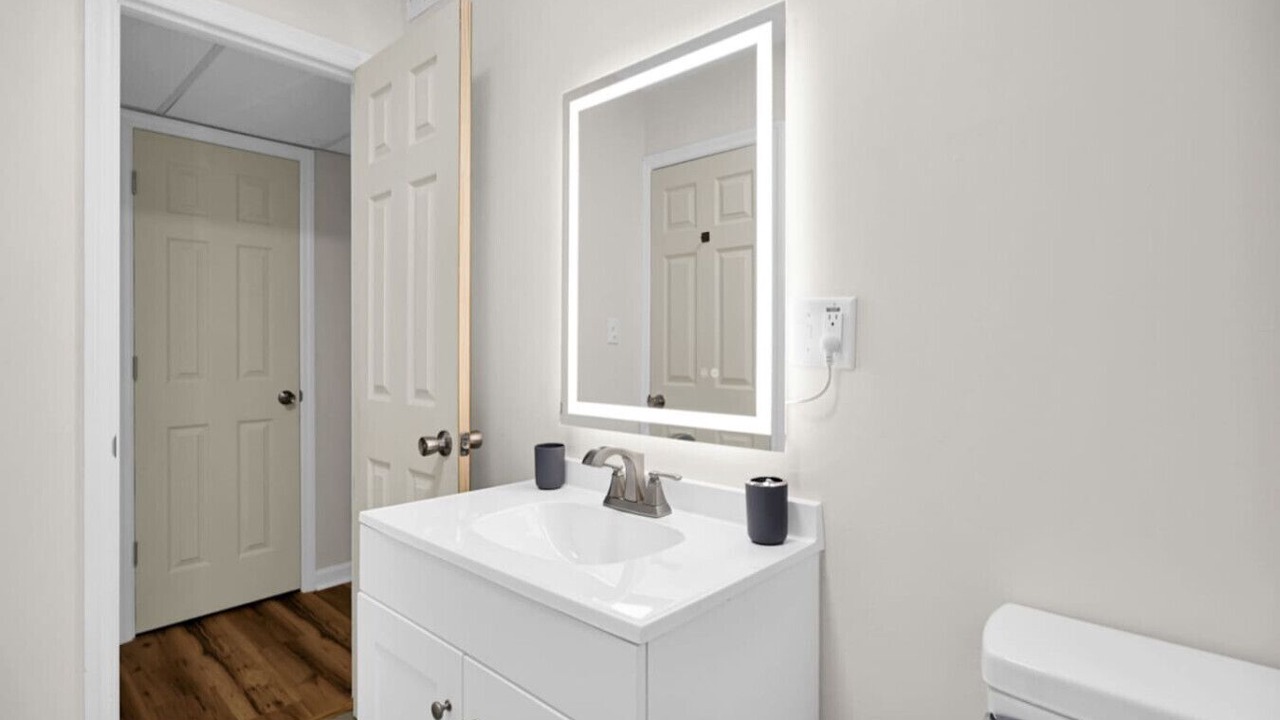 Photo of Bathroom in Newburgh