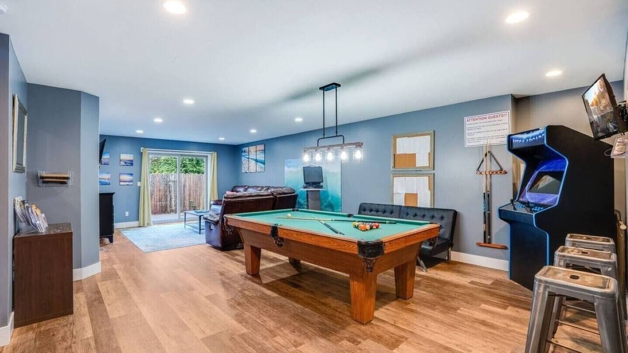 Photo of Others in Roads End