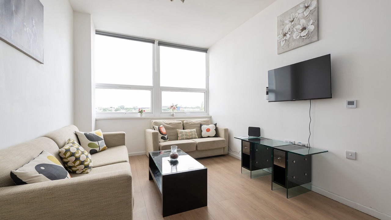 Photo of Livingroom in Smethwick