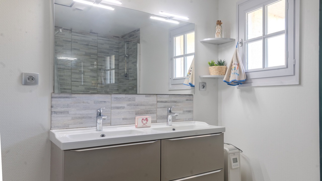 Photo of Bathroom in Brizambourg