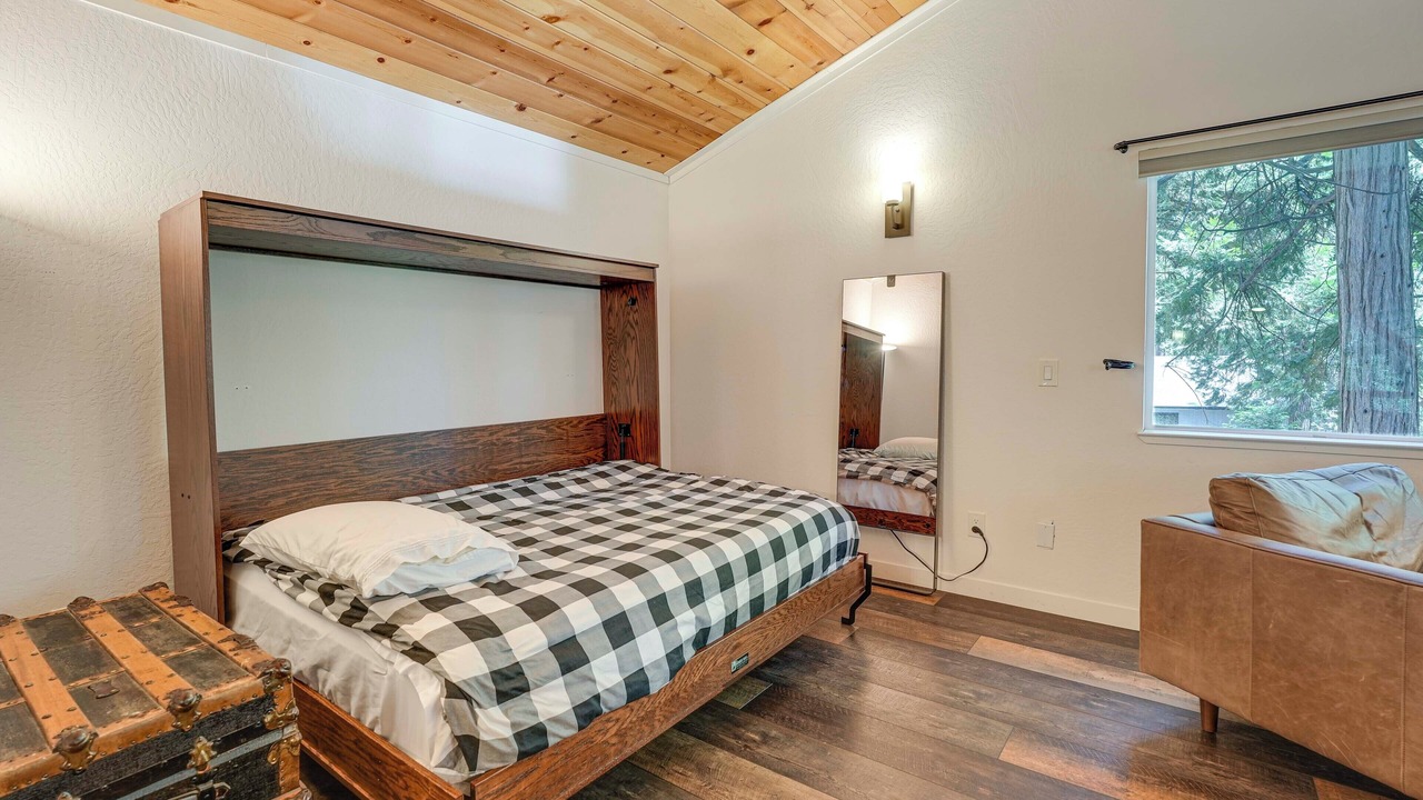 Photo of Bedroom in Glencoe