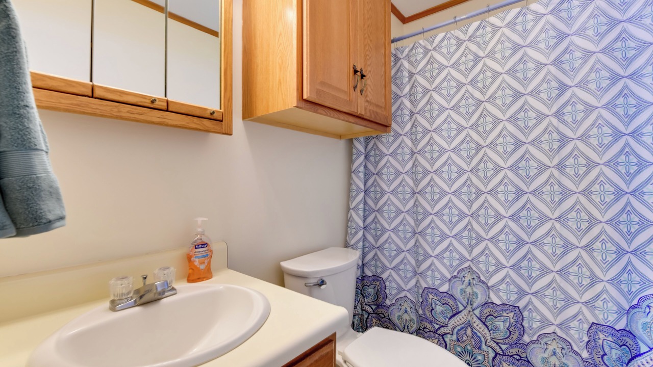 Photo of Bathroom in Newport Center