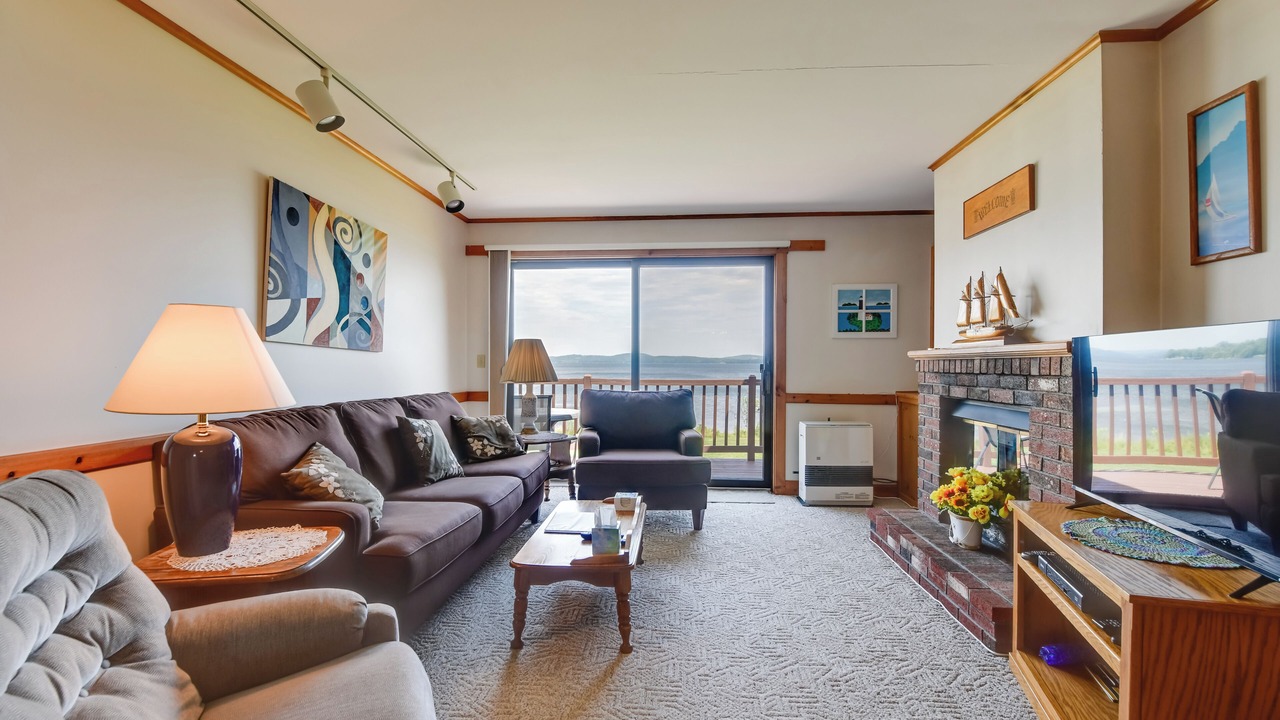 Photo of Bedroom in Newport Center