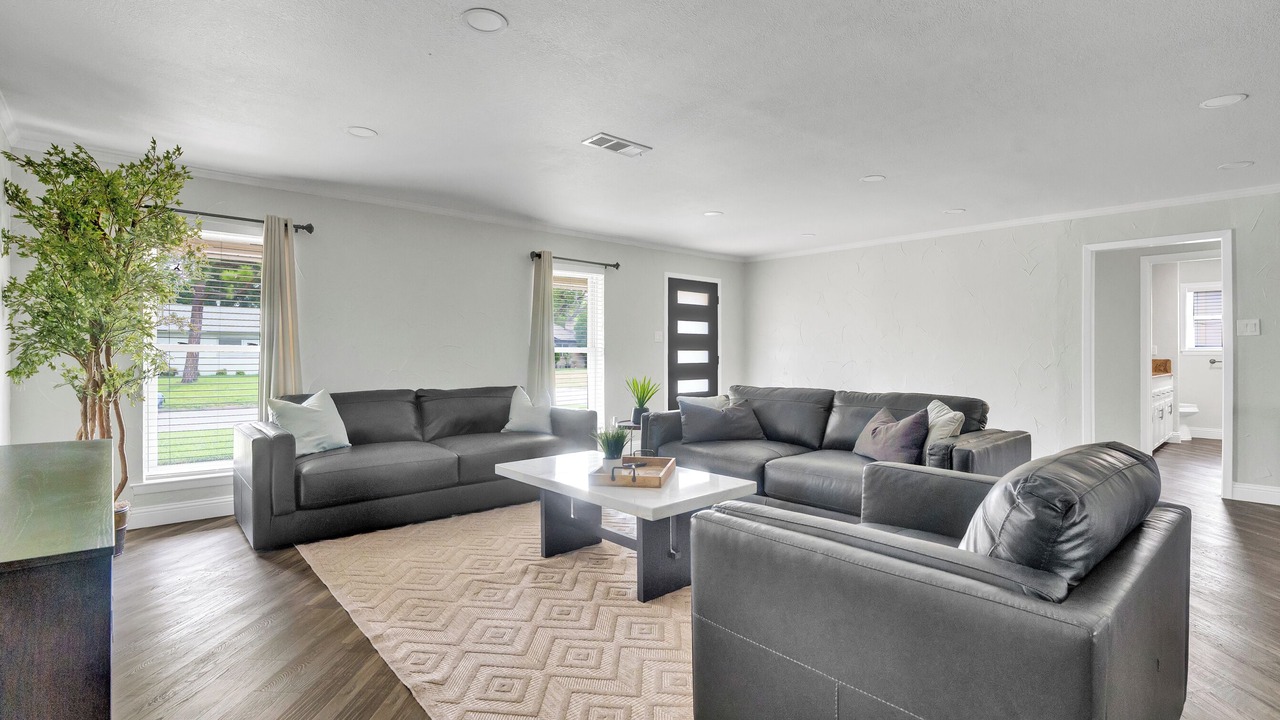 Photo of Livingroom in North Richland Hills