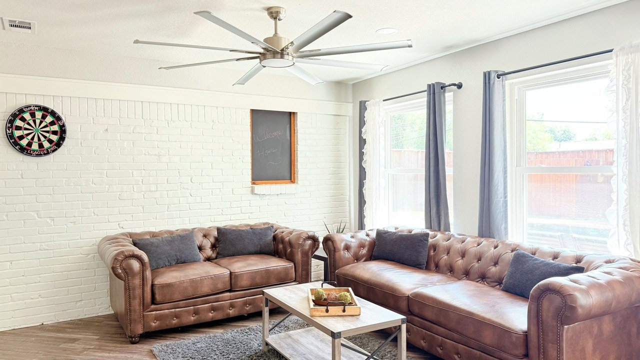 Photo of Livingroom in North Richland Hills