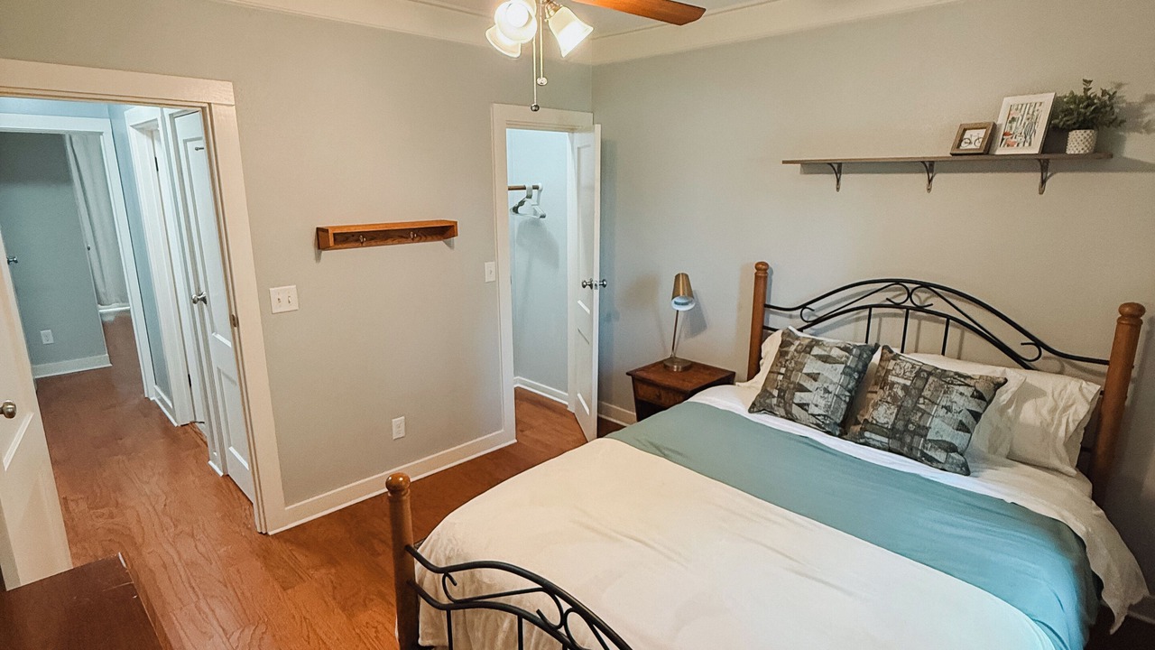 Photo of Bedroom in Cedar Falls