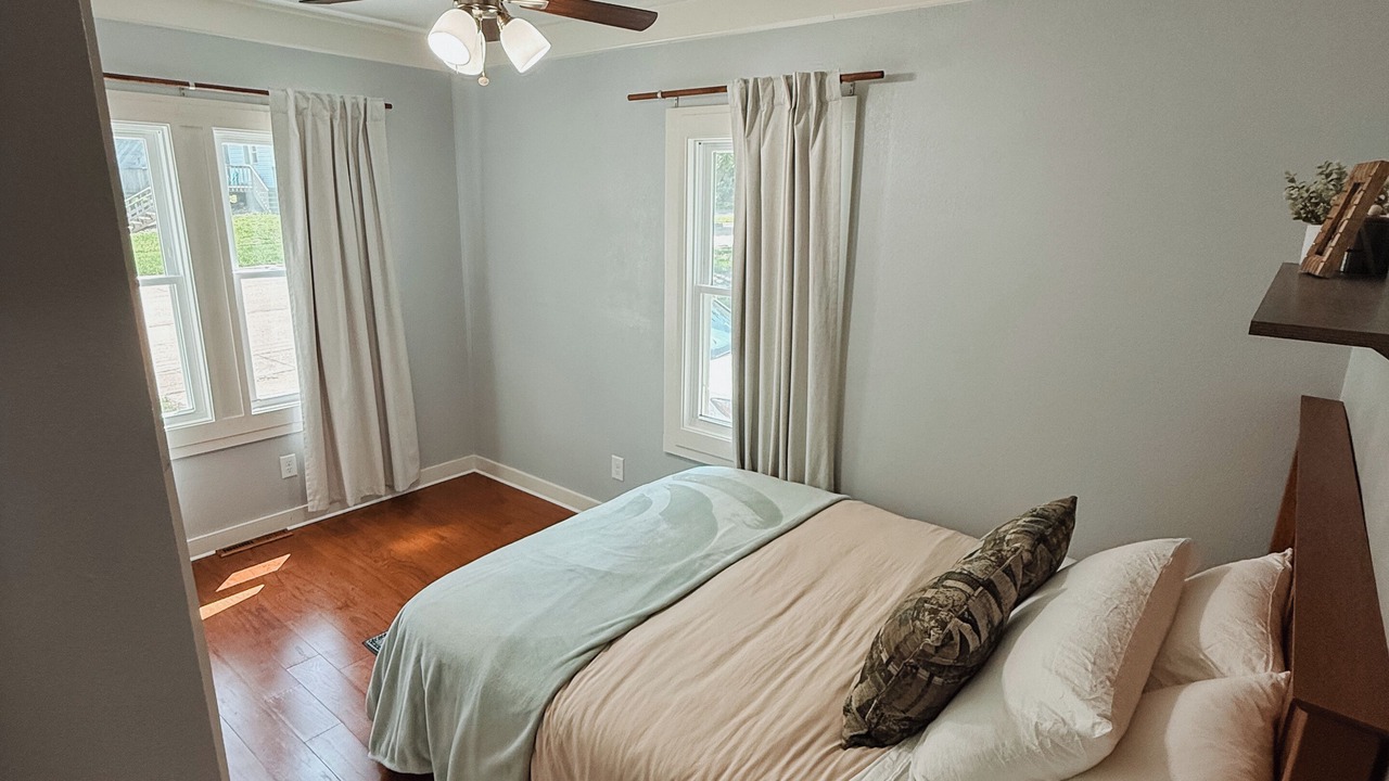 Photo of Bedroom in Cedar Falls