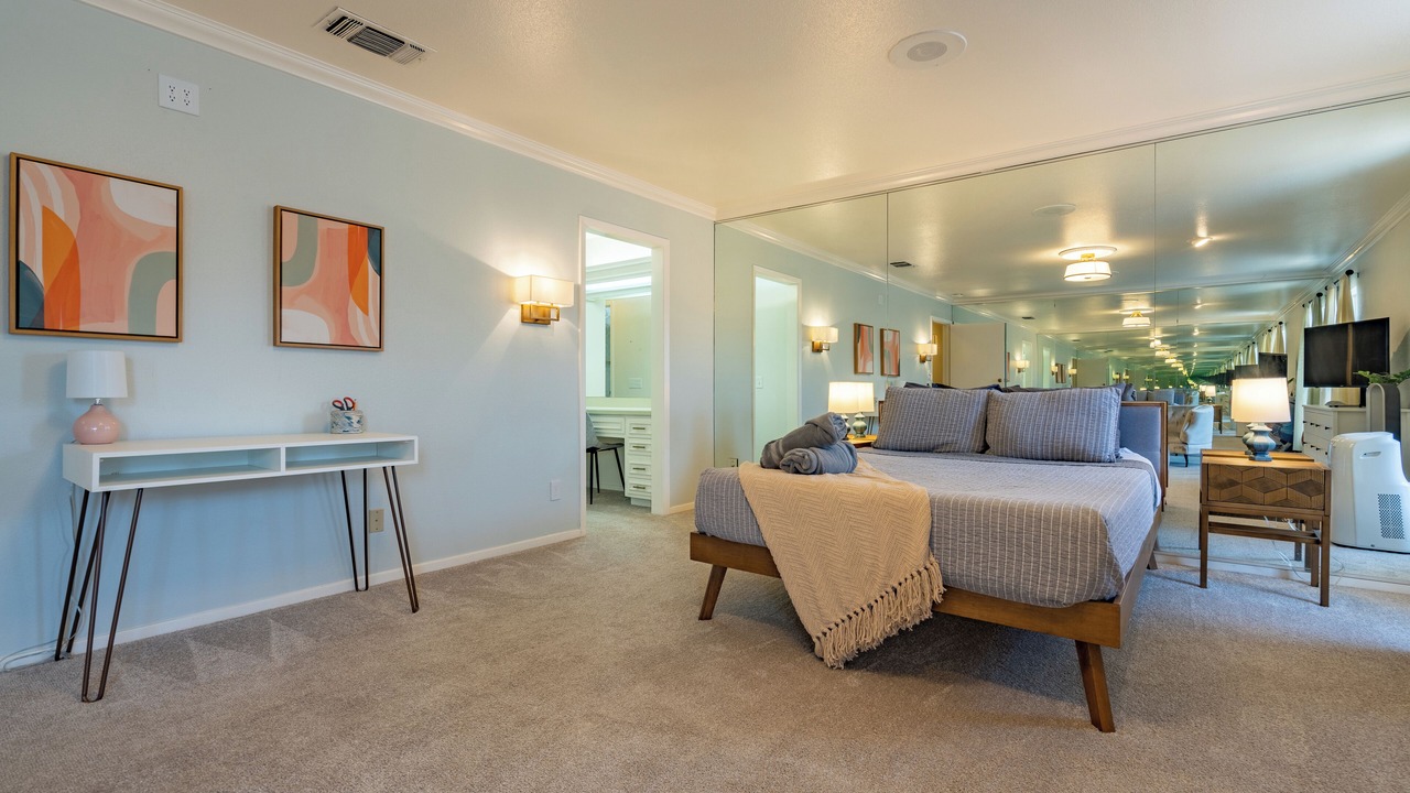 Photo of Bedroom in Oak Park - Northwood
