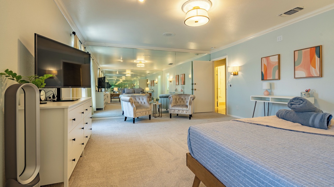 Photo of Bedroom in Oak Park - Northwood