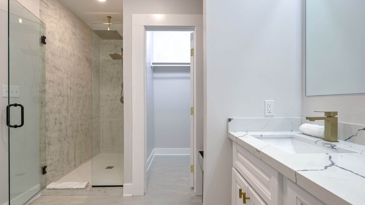 Photo of Bathroom in Arts/Warehouse District