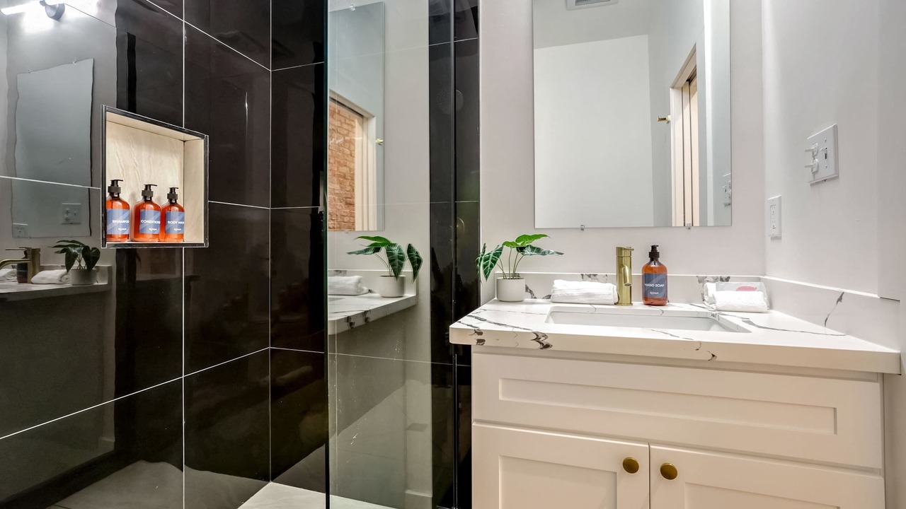 Photo of Bathroom in Arts/Warehouse District