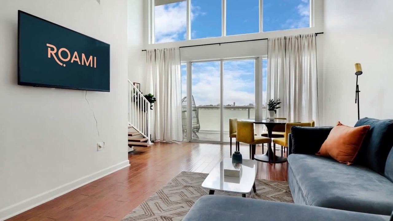 Photo of Livingroom in North Bay Village