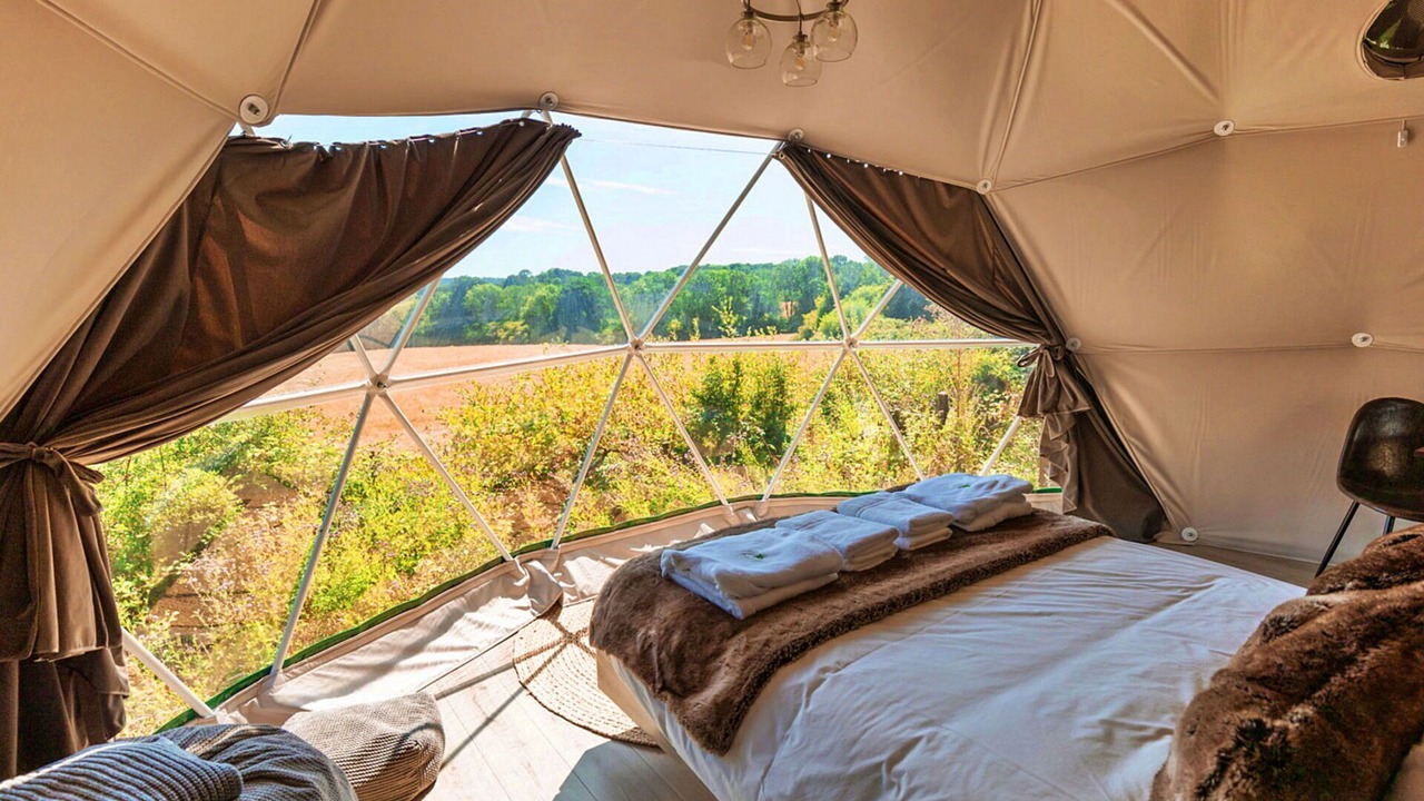 Photo of Bedroom in Chiddingstone Hoath