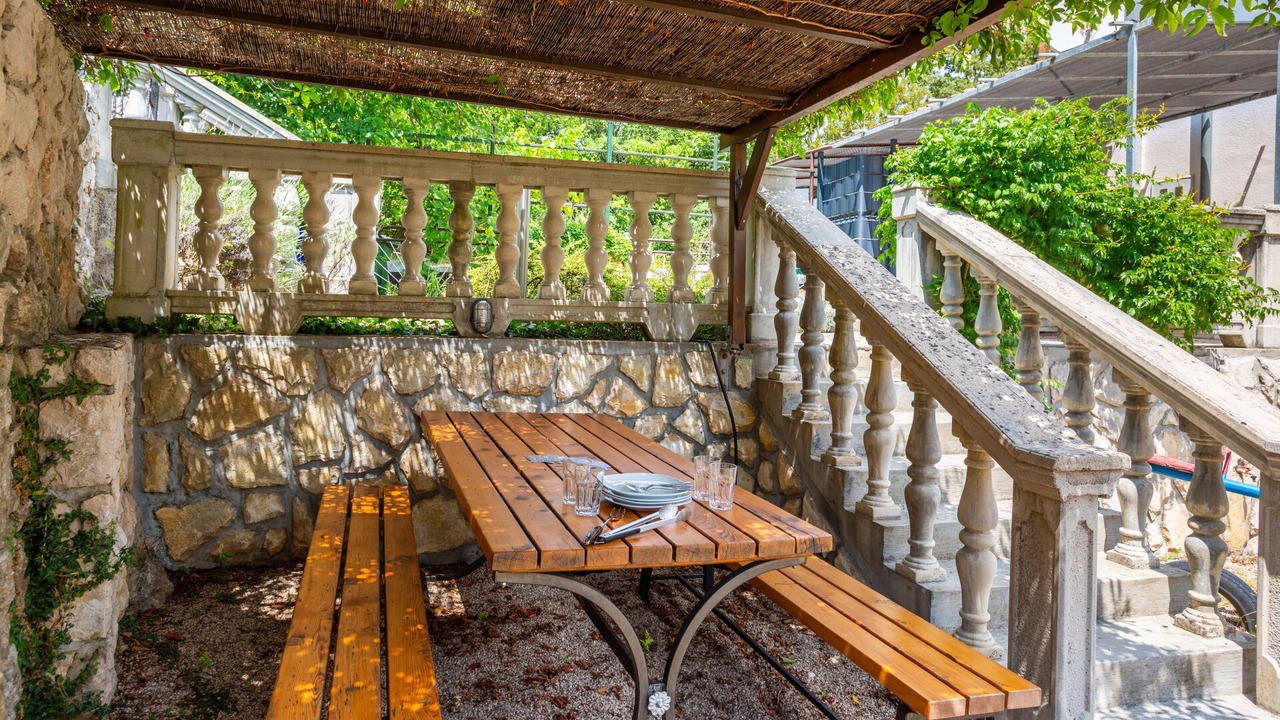 Photo of Outdoor in Risika
