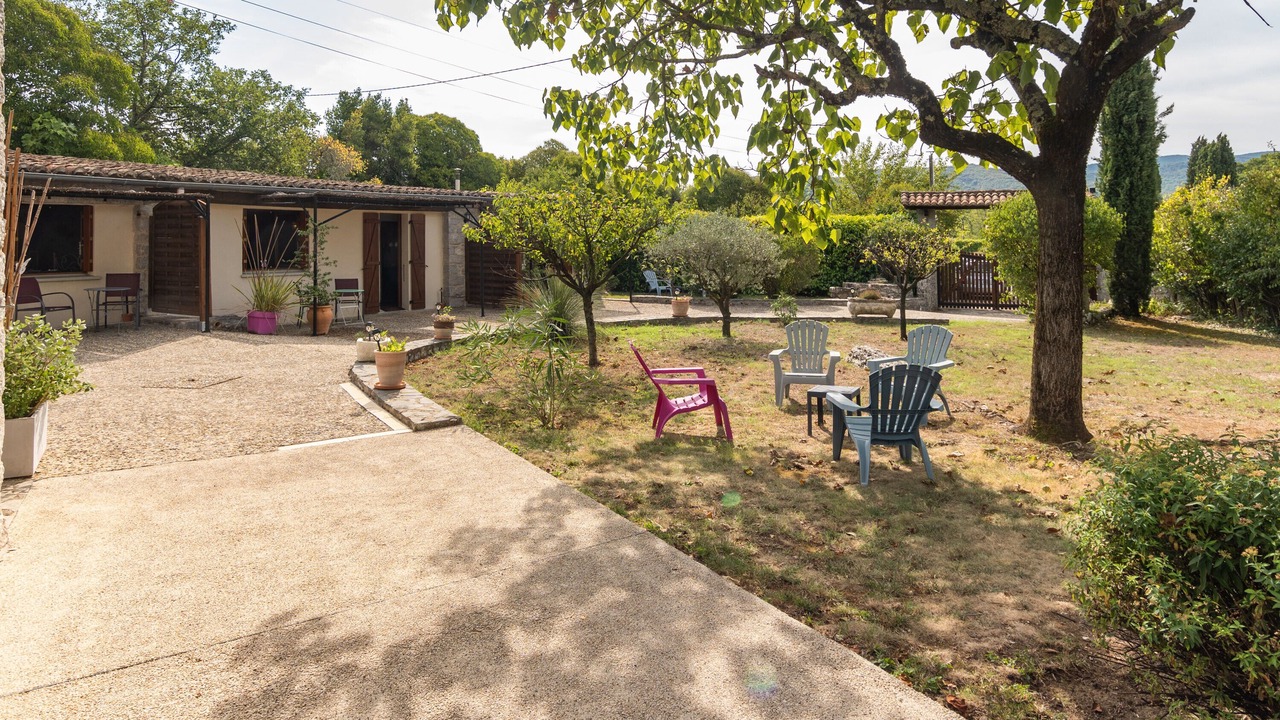 Photo of Patio Balcony in Saint Alban Auriolles