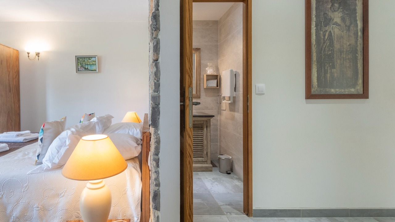 Photo of Bedroom in Saint Alban Auriolles