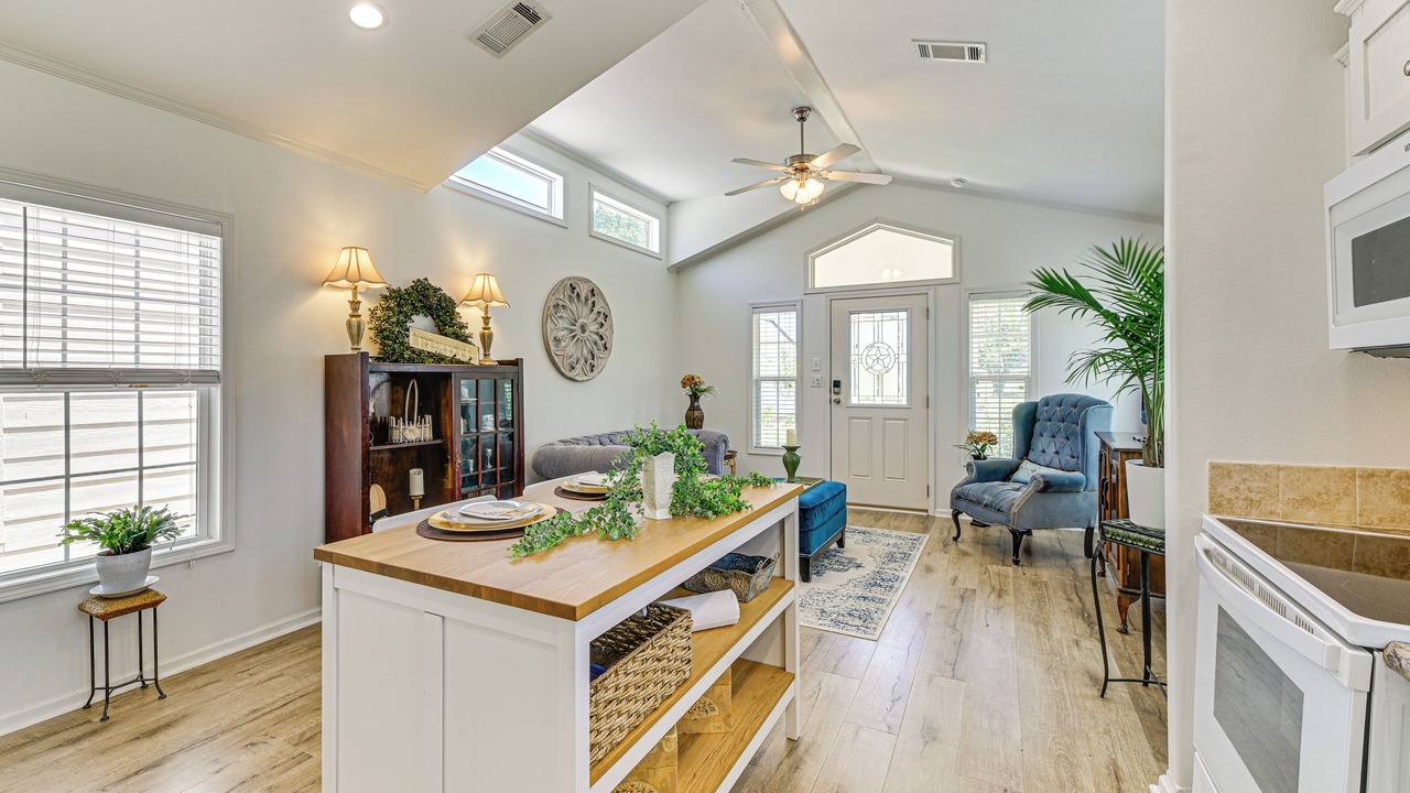 Photo of Livingroom in Weston