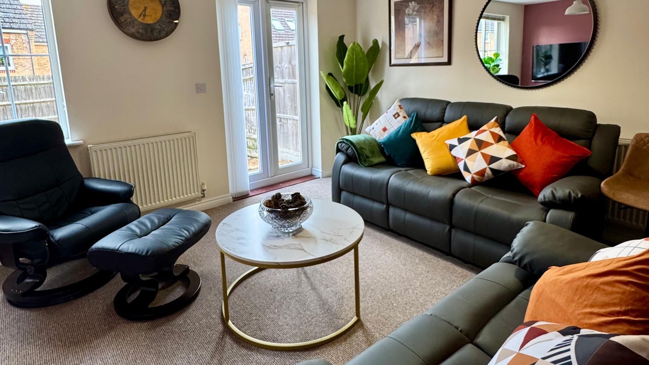 Photo of Livingroom in Leighton Buzzard