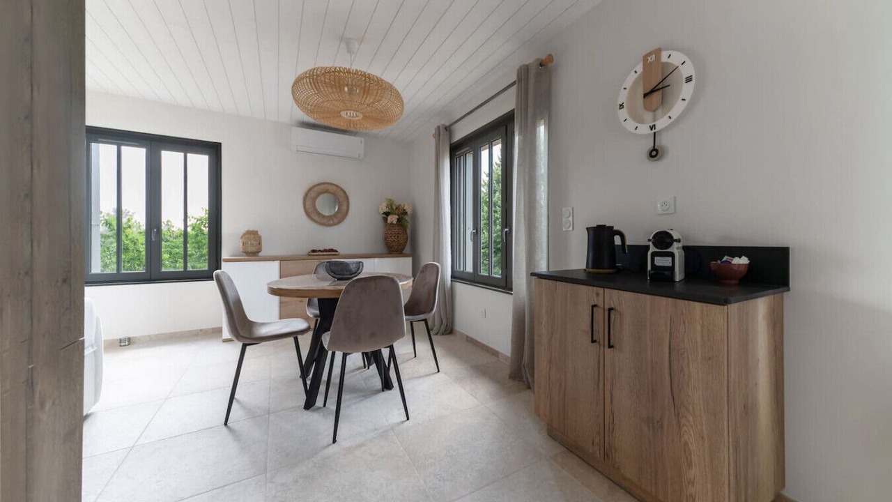 Photo of Others in Billy