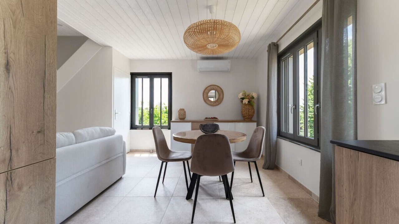 Photo of Others in Billy