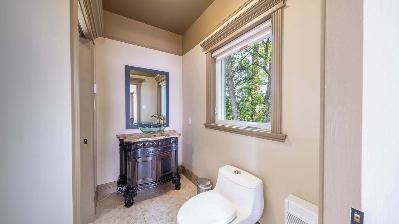 Photo of Bathroom in Saint-Augustin-de-Desmaures