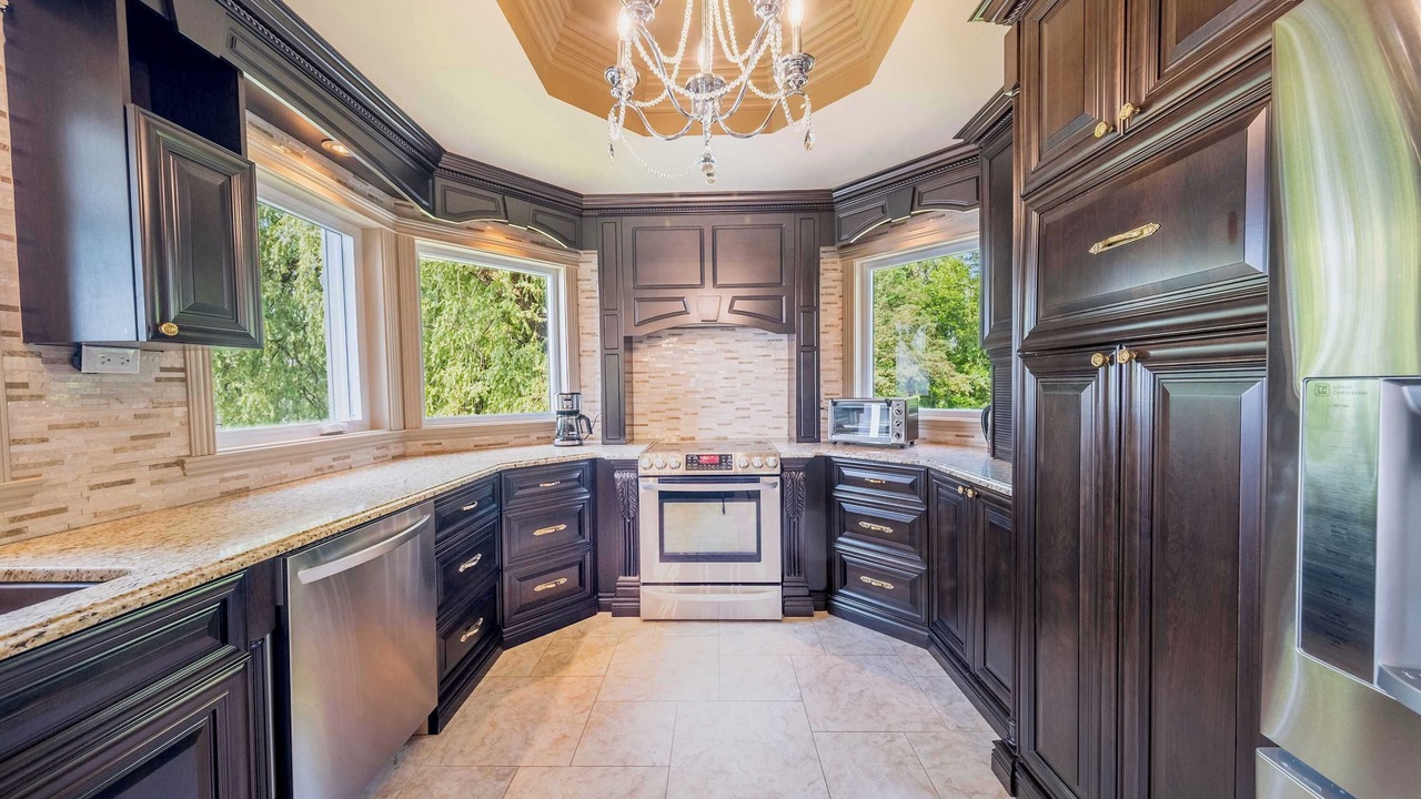 Photo of Kitchen in Saint-Augustin-de-Desmaures