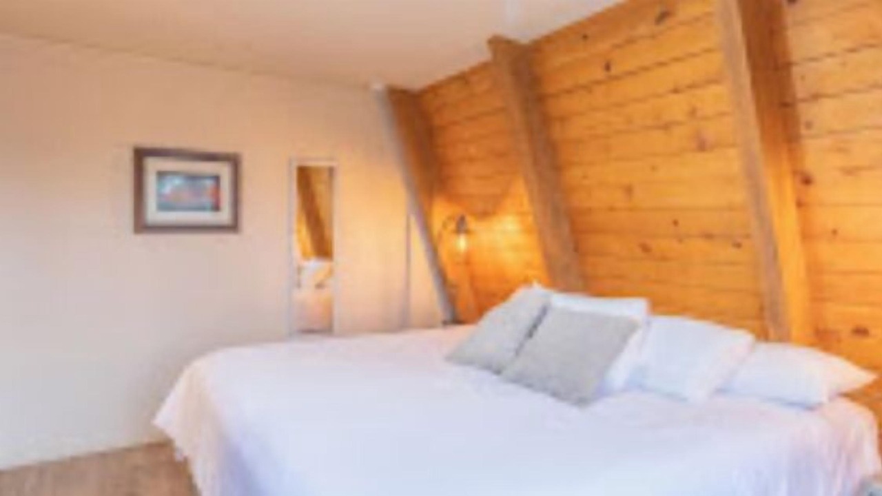 Photo of Bedroom in Oak Creek