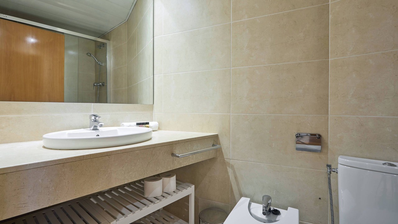 Photo of Bathroom in El Camp de l'Arpa del Clot