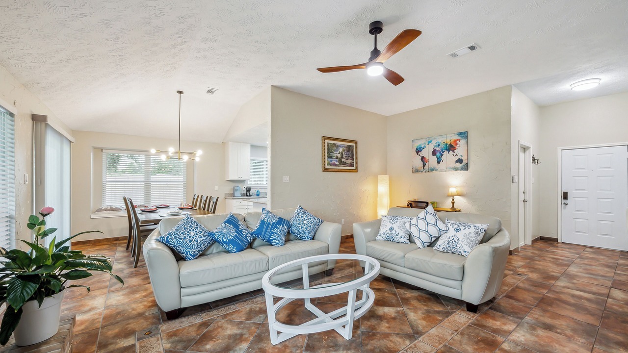 Photo of Livingroom in Southbelt/Ellington