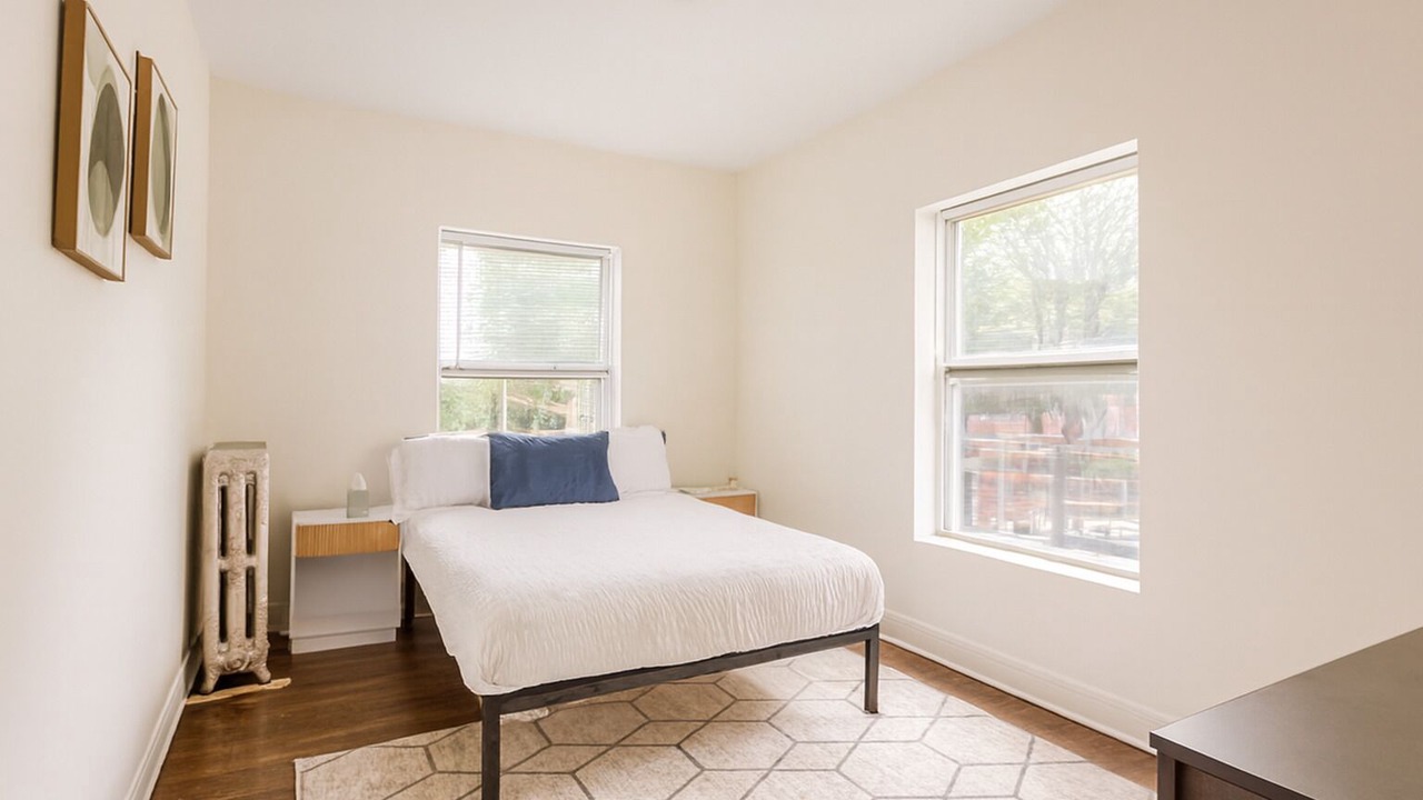Photo of Bedroom in Albany Park