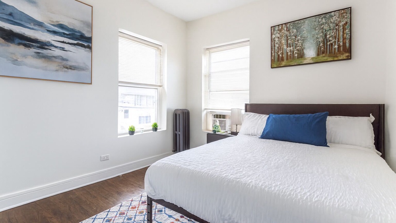 Photo of Bedroom in Albany Park