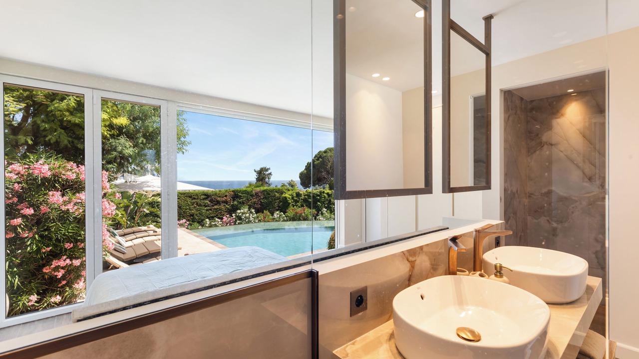 Photo of Bathroom in Golfe Juan