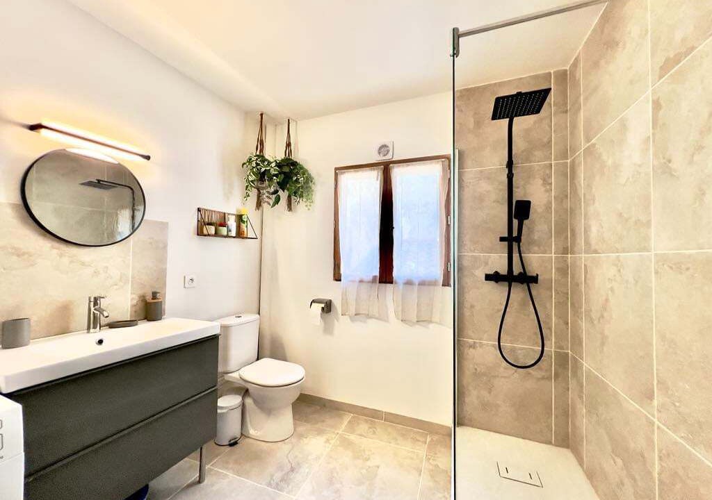 Photo of Bathroom in Sommieres