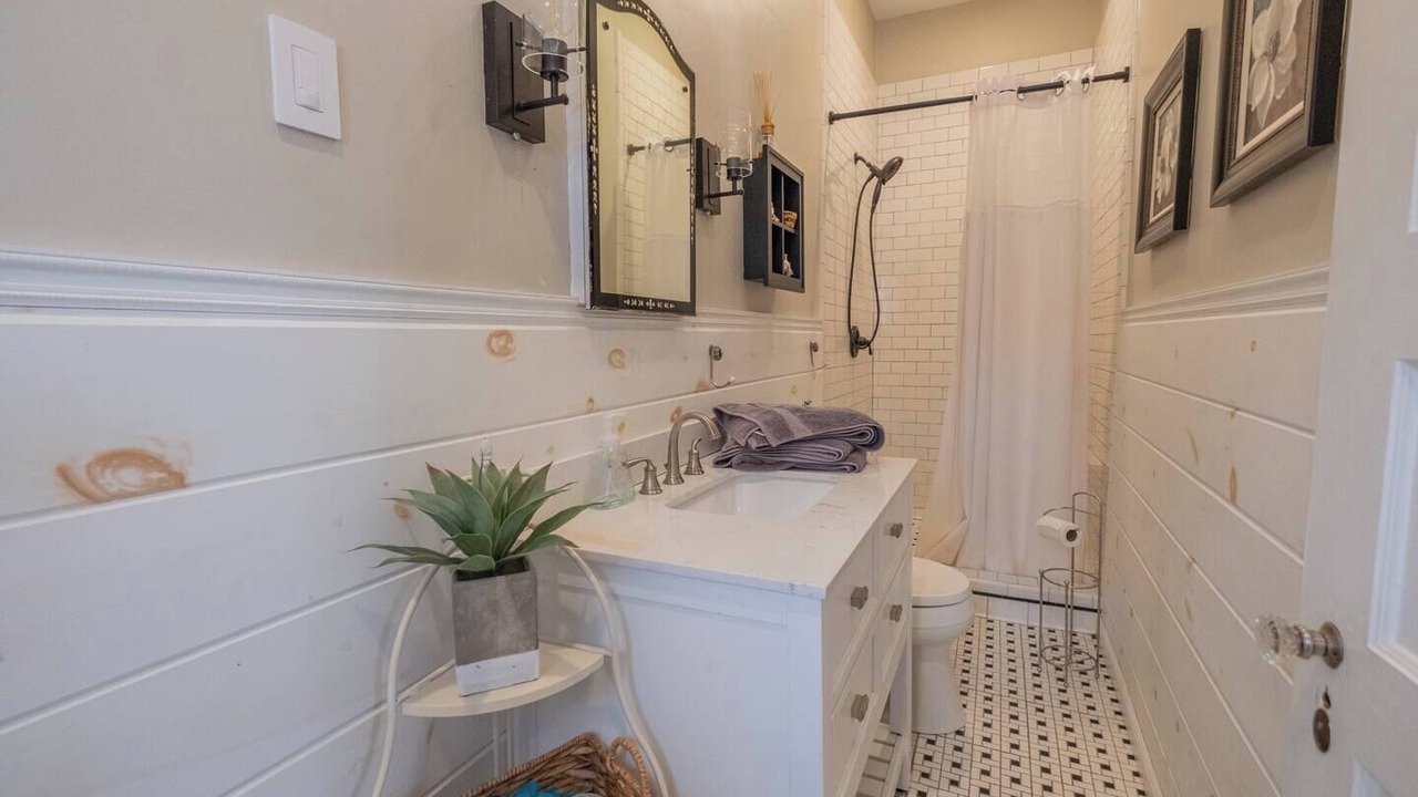 Photo of Bathroom in Clinton