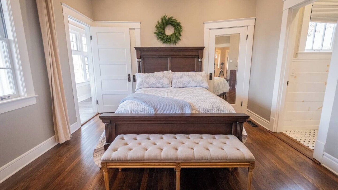 Photo of Bedroom in Clinton