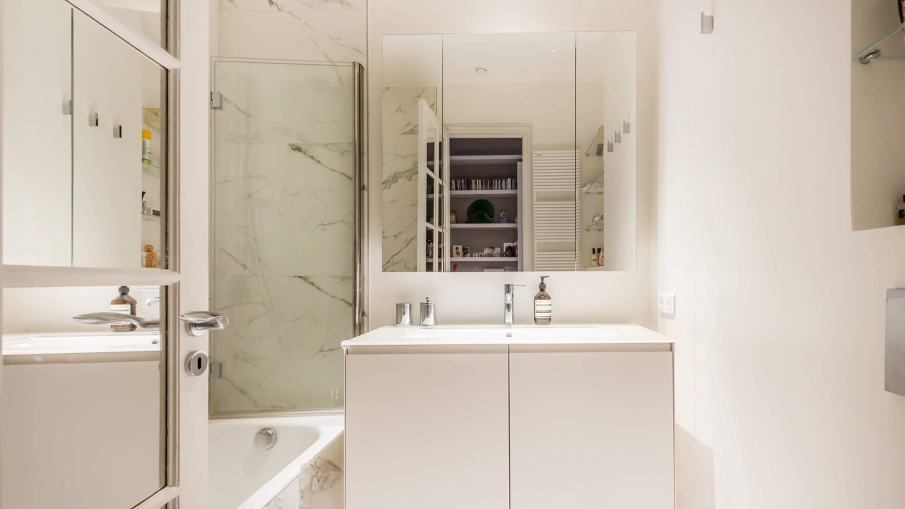 Photo of Bathroom in 6th Arrondissement
