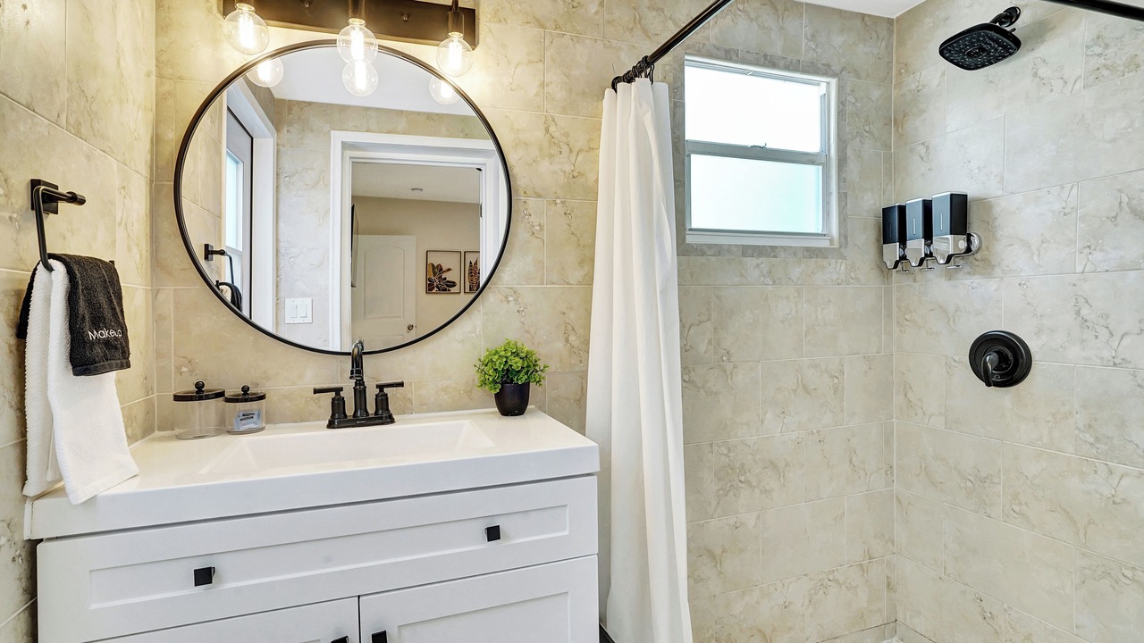 Photo of Bathroom in Parker Ridge