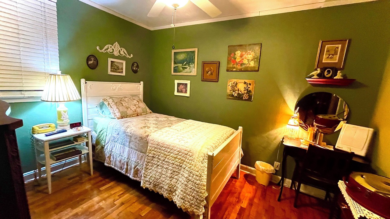 Photo of Bedroom in Menasha